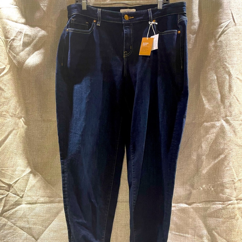 LANE BRYANT WOMEN’s NWT jeans